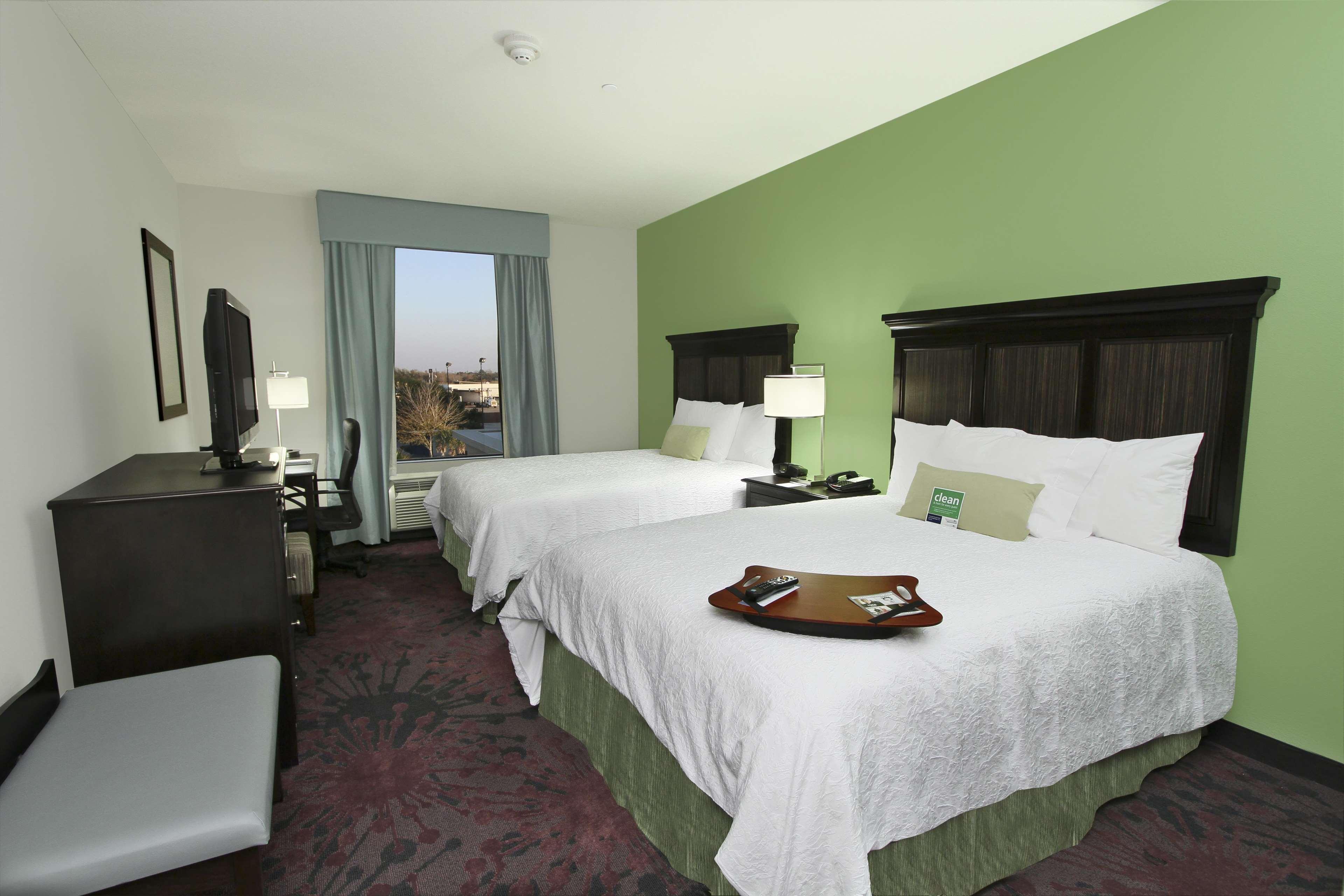 Hampton Inn & Suites Вінні Екстер'єр фото